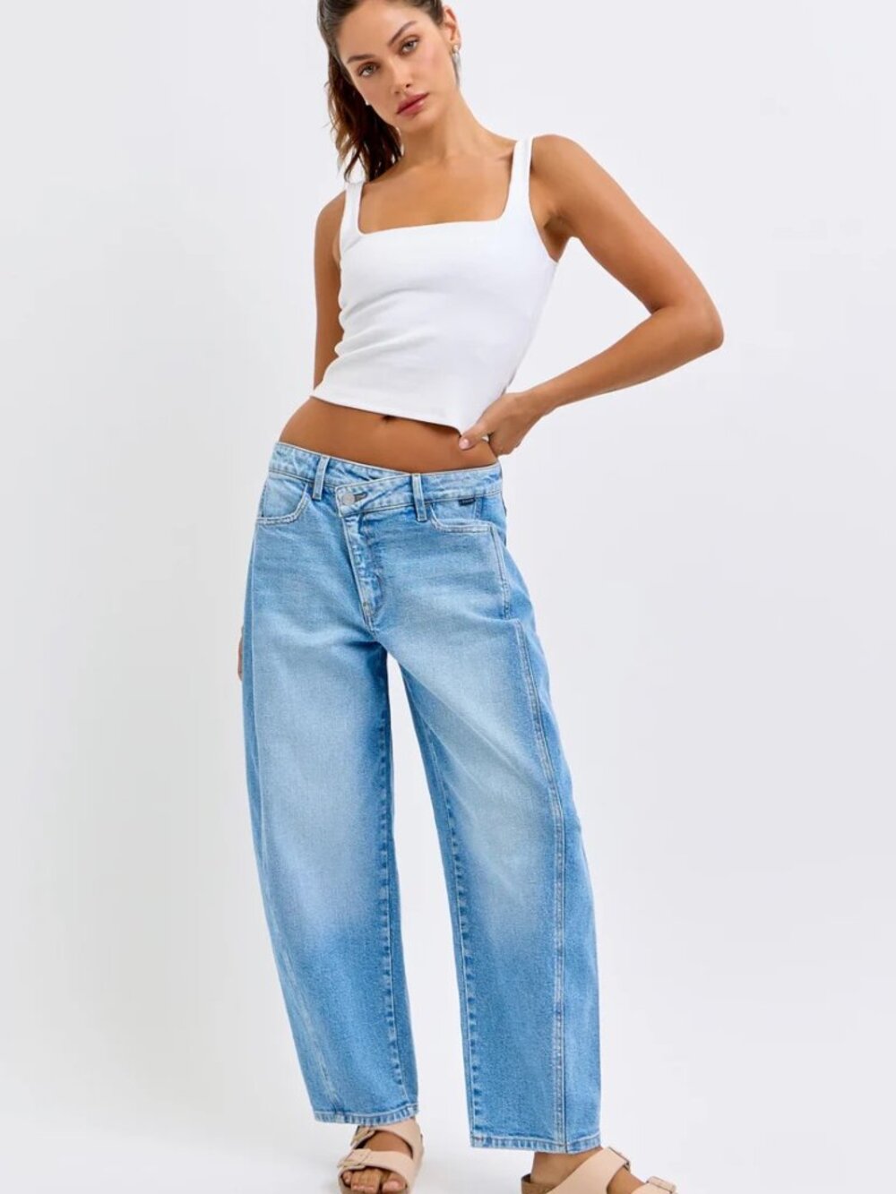 BNWT Barrel Leg Jeans